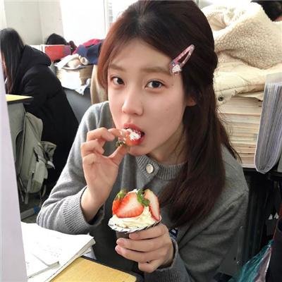 山有九色念有卿